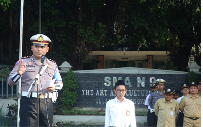Upacara Bendera dengan Pembina Dirlantas Polda DIY